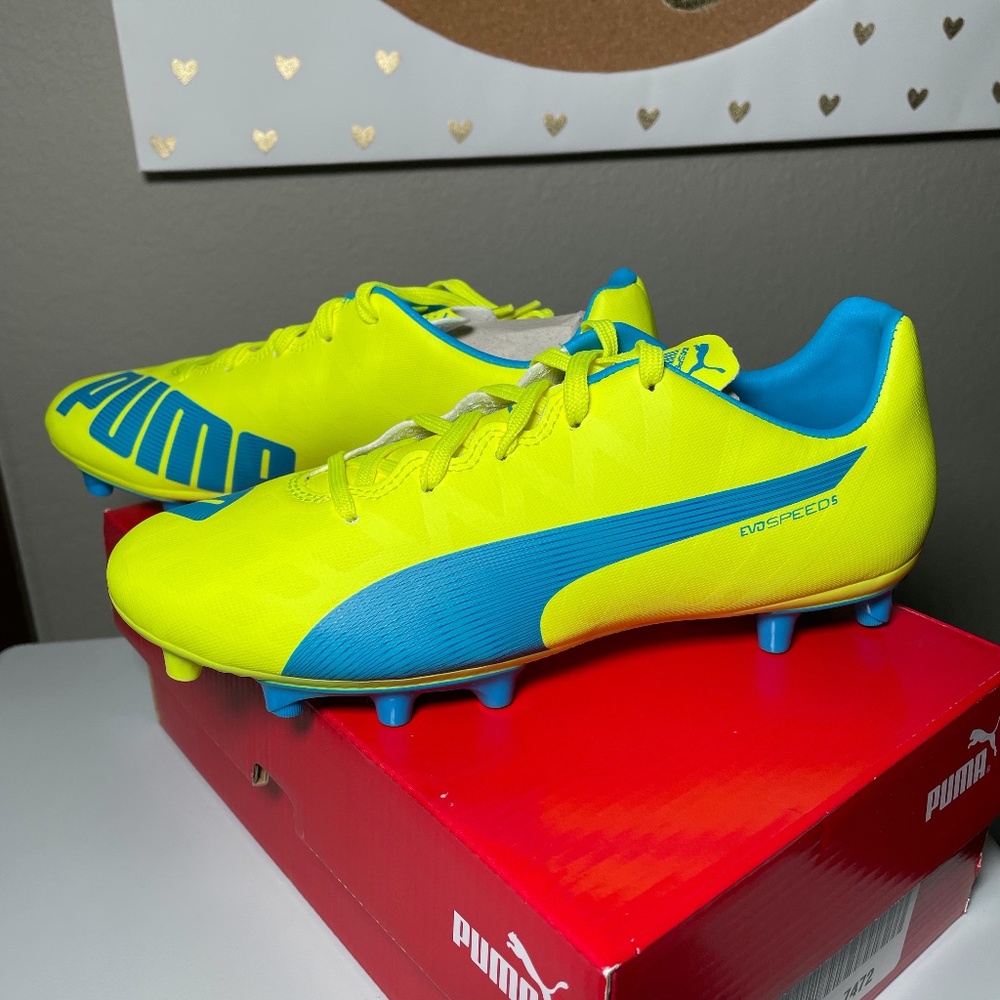 PUMA Evospeed 5.4 FG JR Soccer Shoes Cleats Big Kid Size 4 Youth